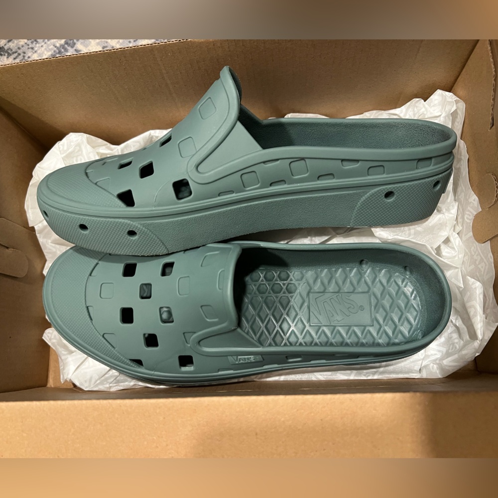 Brand new vans slip on mule W 7.5 M 6.0